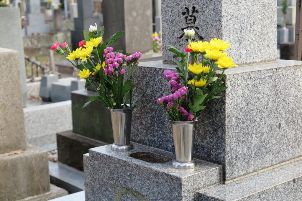 お墓は本当に必要?現代だからこそ考えたい、お墓を持つ意味